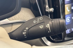 valkoinen Volvo V60 2019 kuva 19.