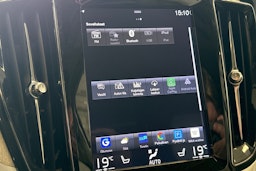 valkoinen Volvo V60 2019 kuva 21.