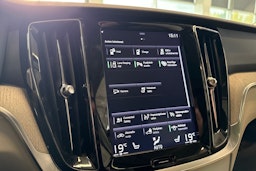 valkoinen Volvo V60 2019 kuva 22.