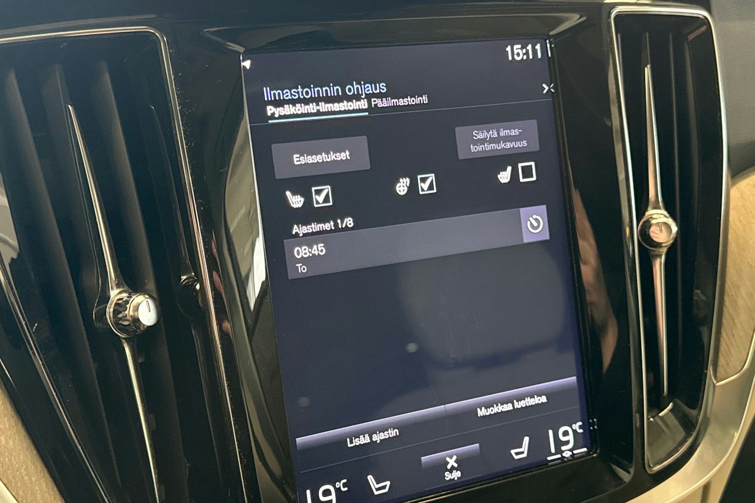 valkoinen Volvo V60 2019 kuva 24.