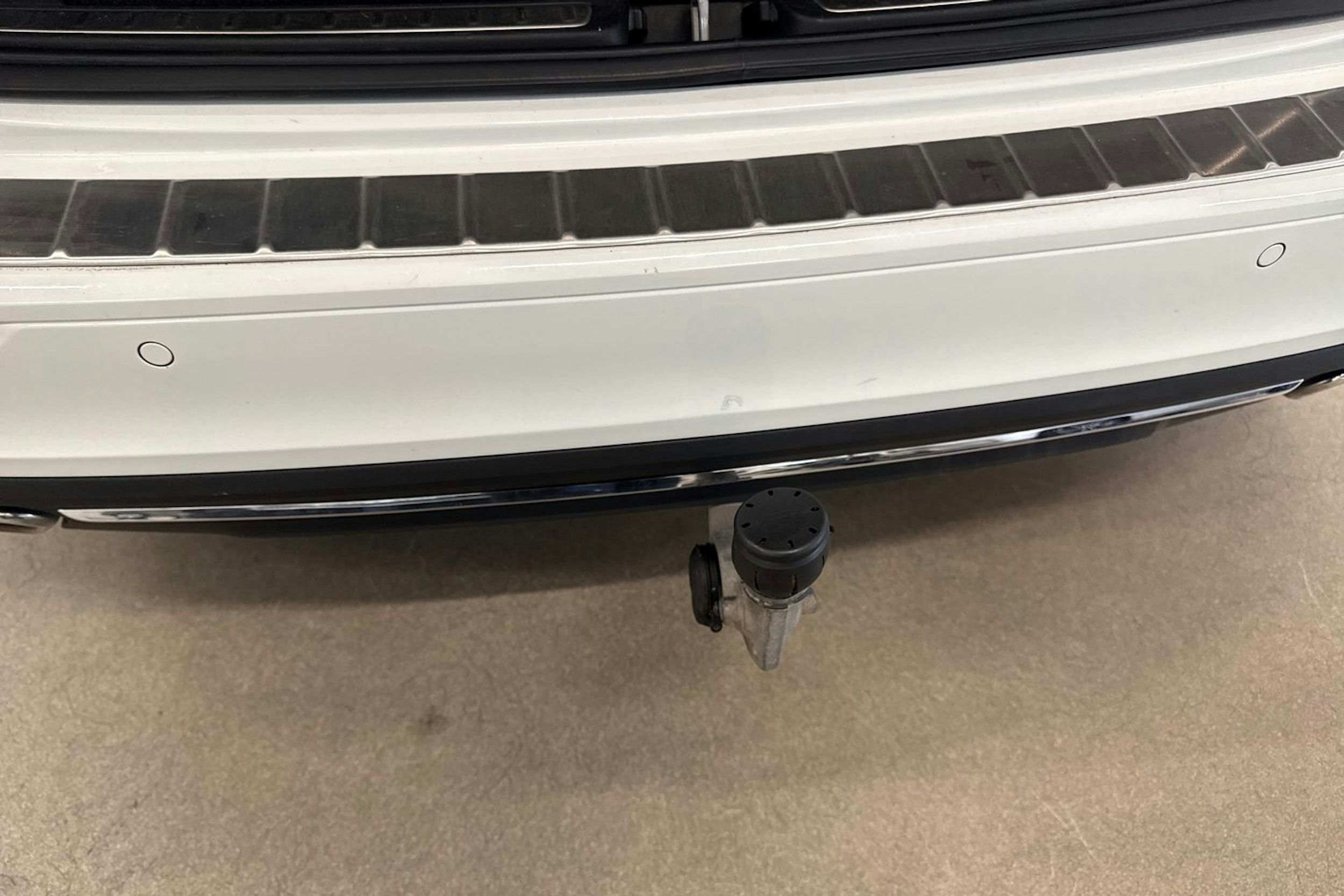 valkoinen Volvo V60 2019 kuva 31.