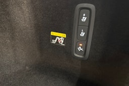 valkoinen Volvo V60 2019 kuva 34.
