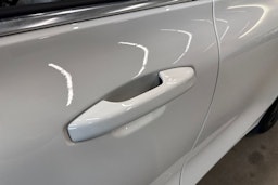 valkoinen Volvo V60 2019 kuva 37.