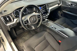 valkoinen Volvo V60 2020 kuva 6.