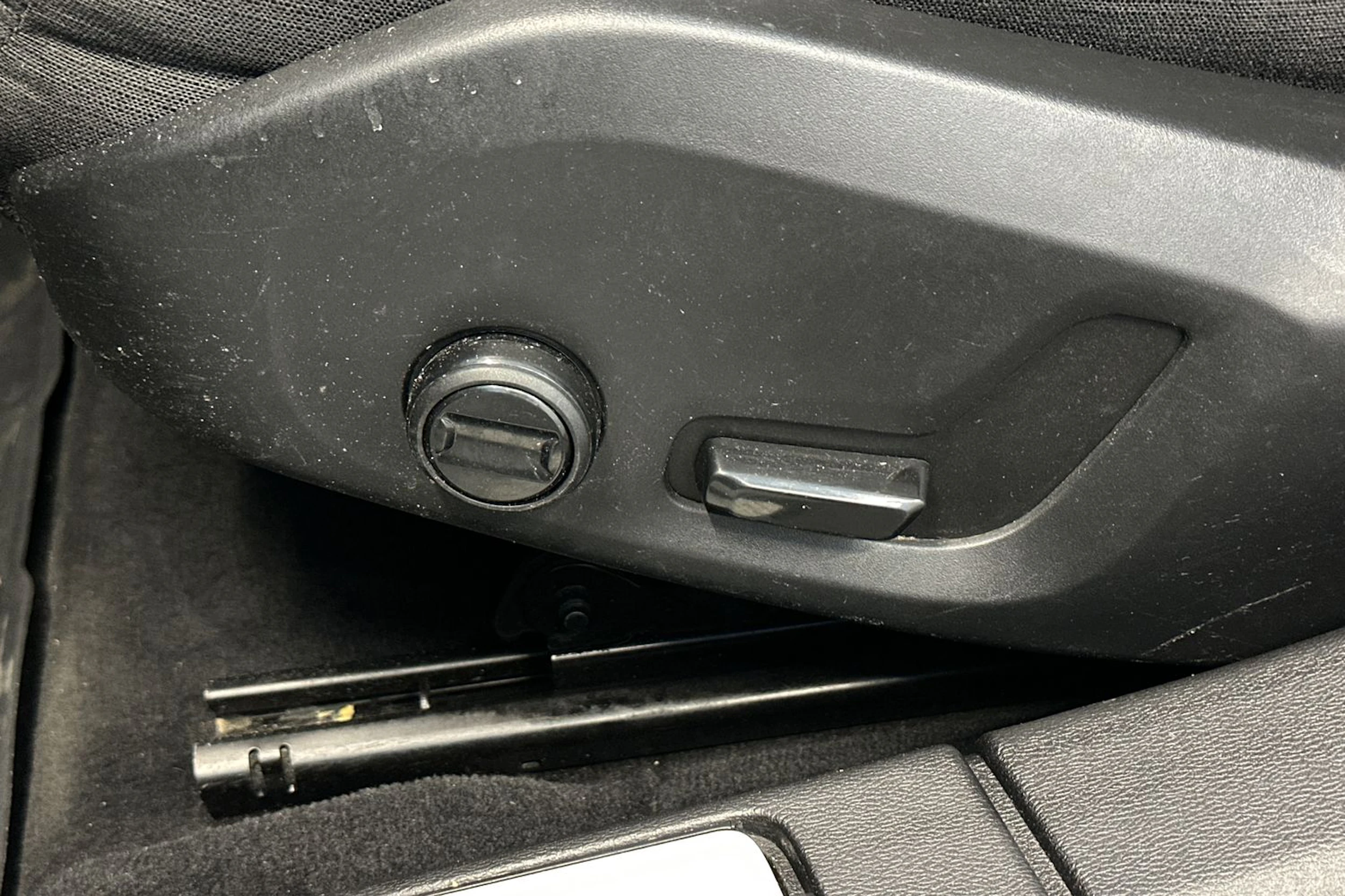 valkoinen Volvo V60 2020 kuva 10.