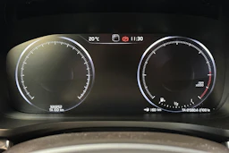 valkoinen Volvo V60 2020 kuva 16.