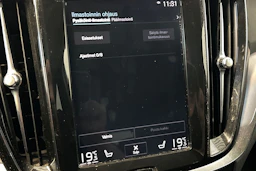 valkoinen Volvo V60 2020 kuva 21.