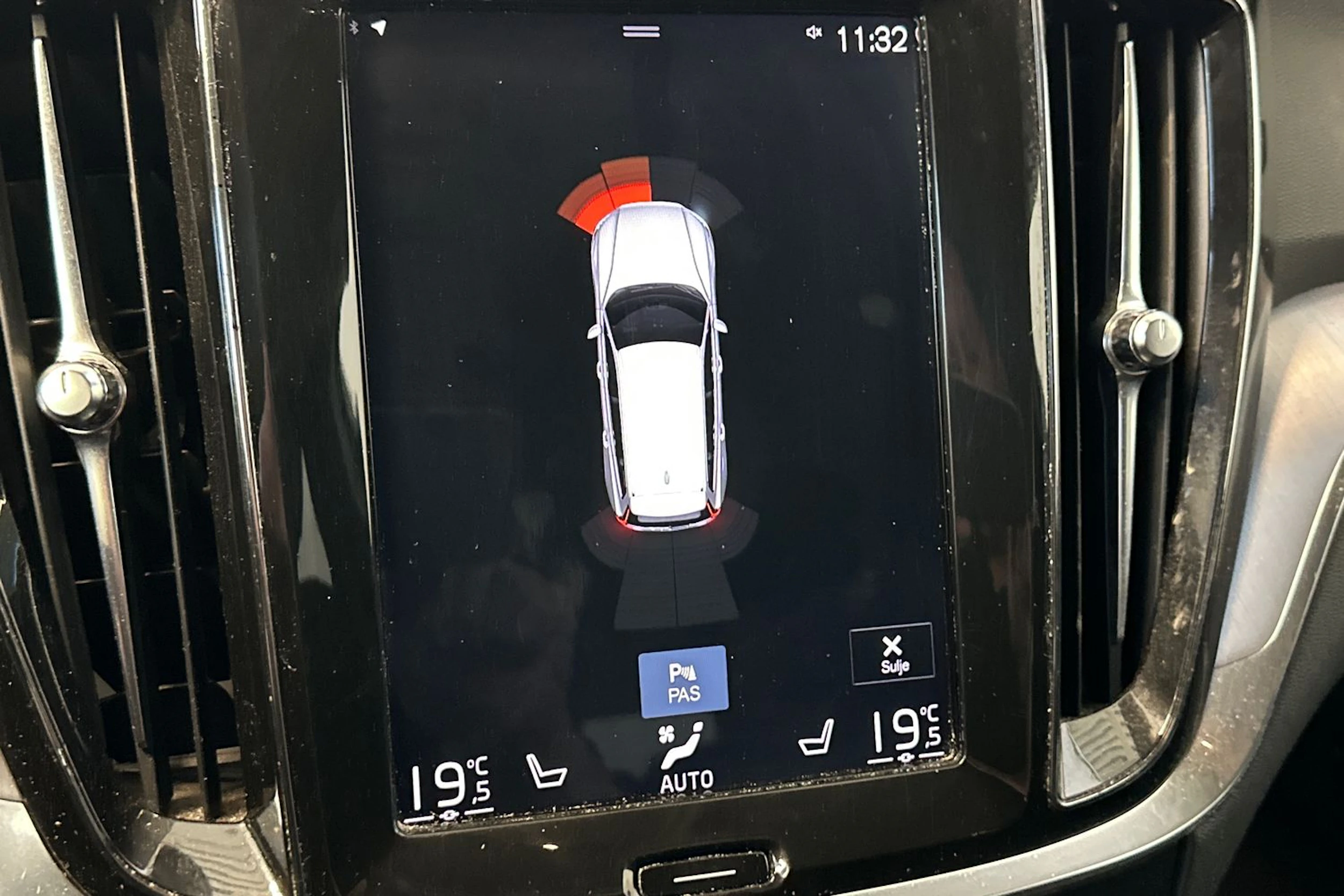 valkoinen Volvo V60 2020 kuva 22.