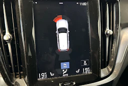 valkoinen Volvo V60 2020 kuva 22.