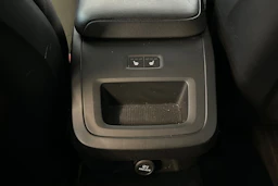 valkoinen Volvo V60 2020 kuva 27.