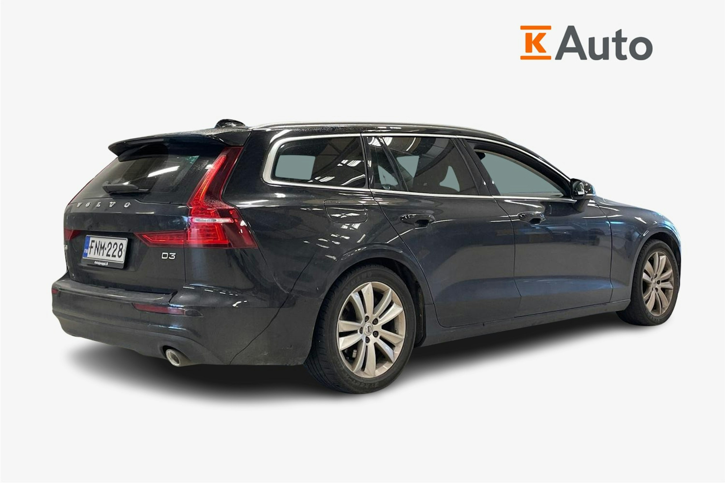 Musta Volvo V60 2019 kuva 2.