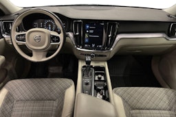 Musta Volvo V60 2019 kuva 7.