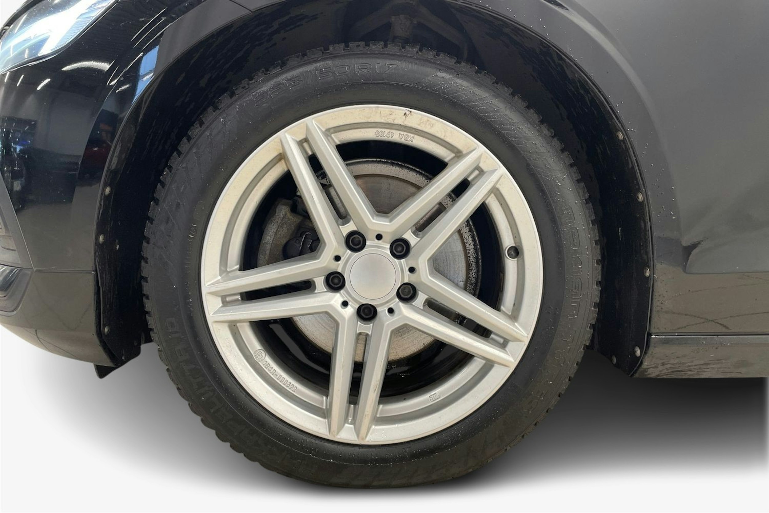 Musta Volvo V60 2019 kuva 9.