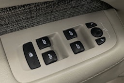 Musta Volvo V60 2019 kuva 11.