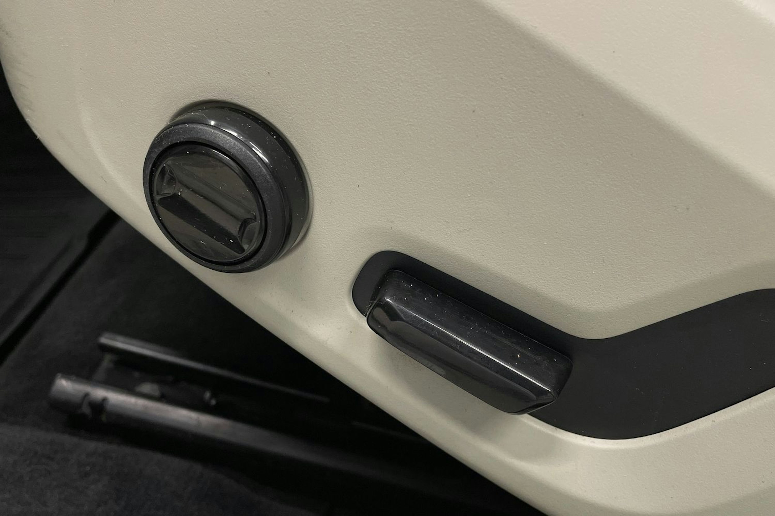 Musta Volvo V60 2019 kuva 12.