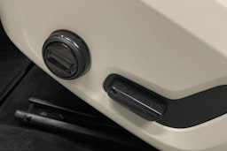 Musta Volvo V60 2019 kuva 12.