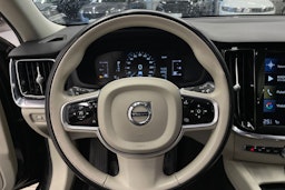 Musta Volvo V60 2019 kuva 13.