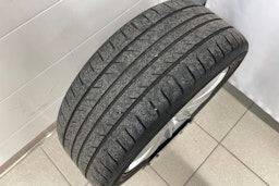 Musta Volvo V60 2019 kuva 22.