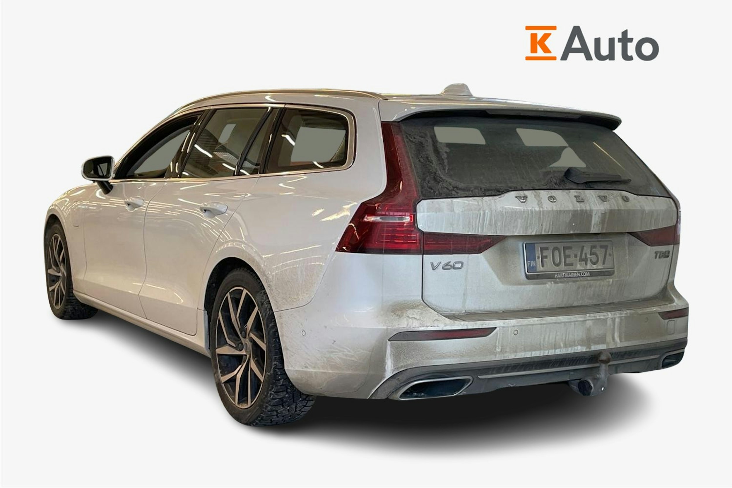 Valkoinen Volvo V60 2019 kuva 2.
