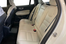 Valkoinen Volvo V60 2019 kuva 10.
