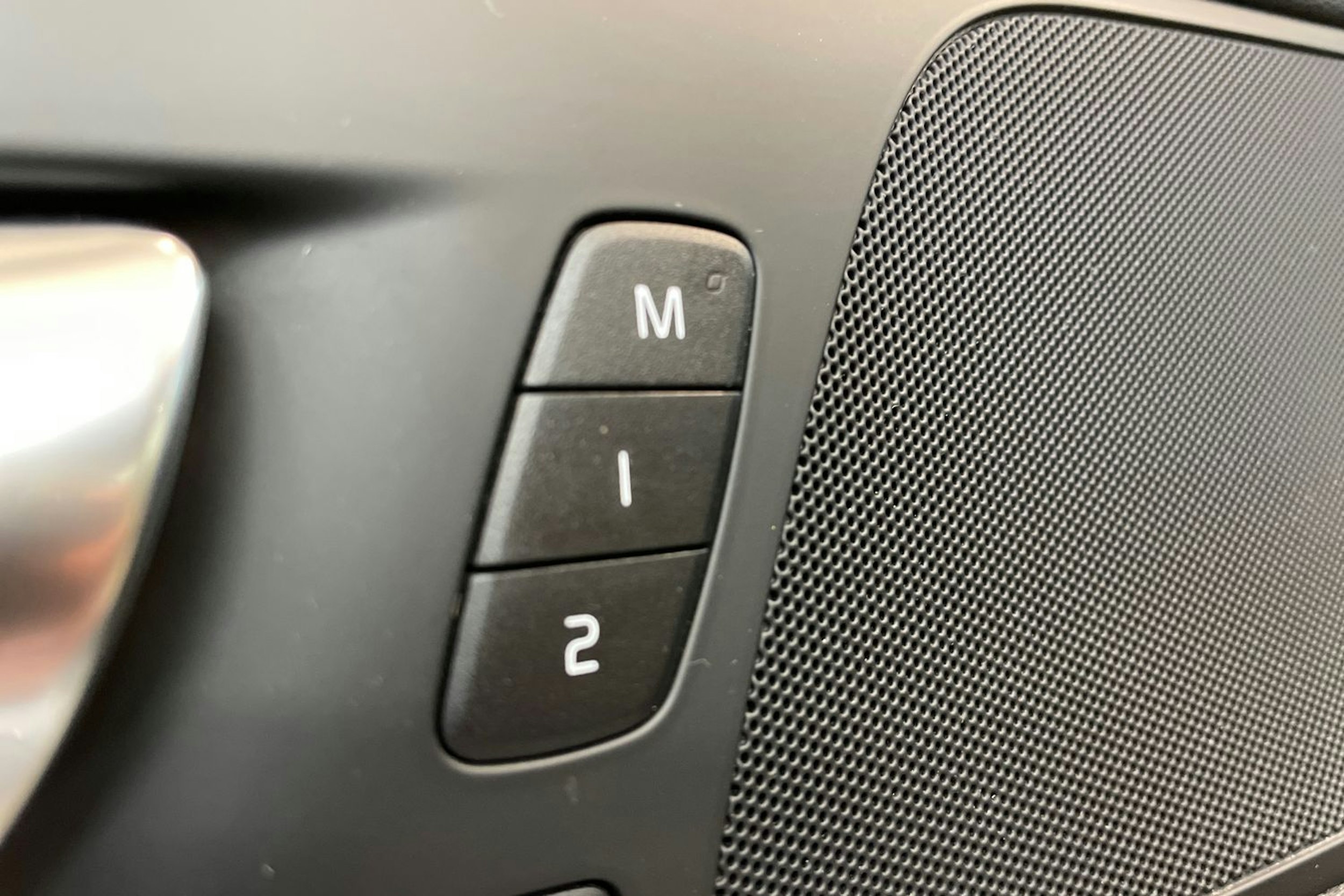 Valkoinen Volvo V60 2019 kuva 15.