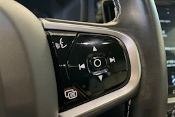 Valkoinen Volvo V60 2019 kuva 18.