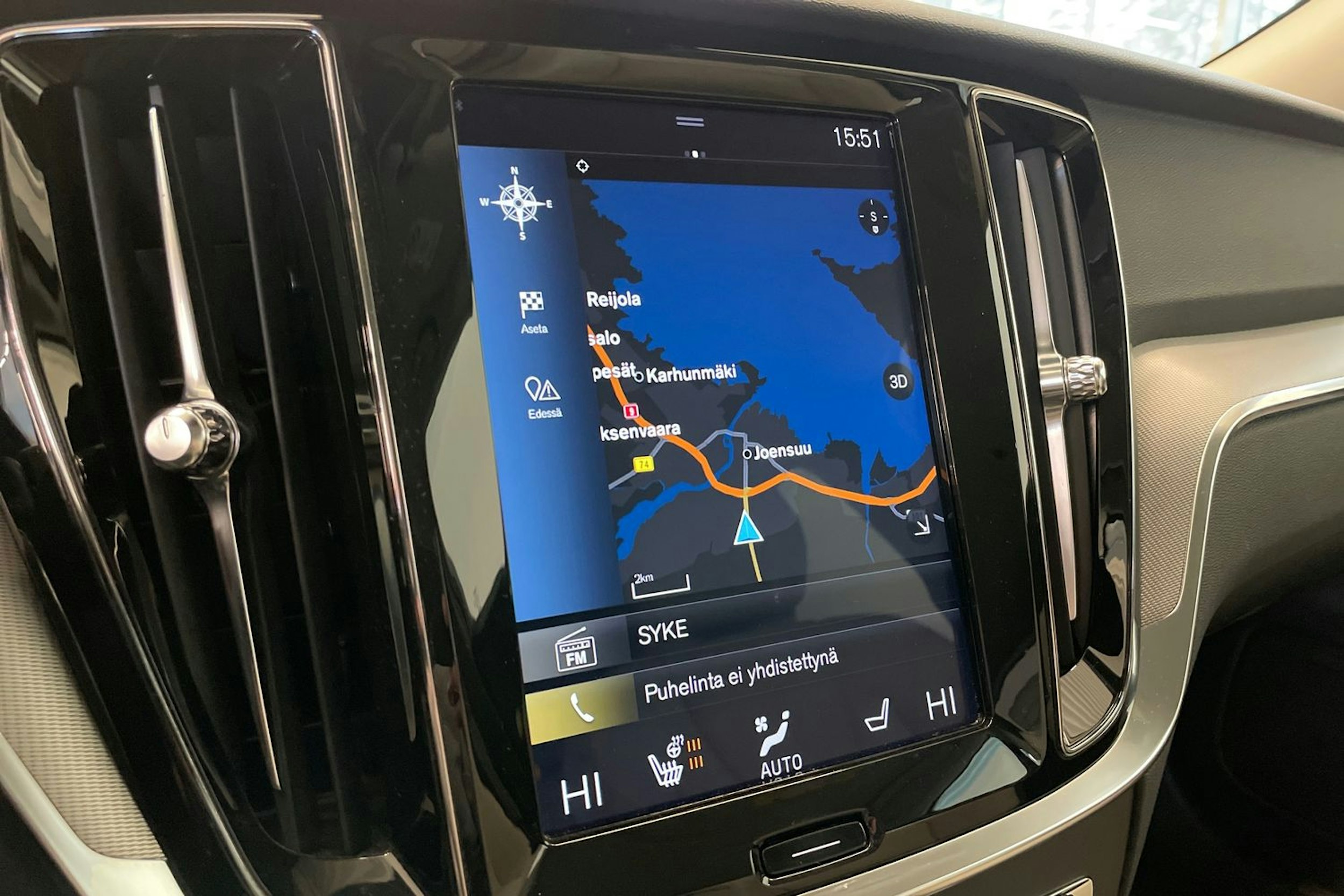 Valkoinen Volvo V60 2019 kuva 21.