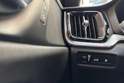 valkoinen Volvo V60 2019 kuva 20.