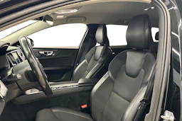 musta Volvo V60 2019 kuva 6.