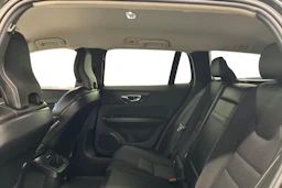 musta Volvo V60 2019 kuva 8.