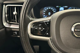 musta Volvo V60 2019 kuva 13.