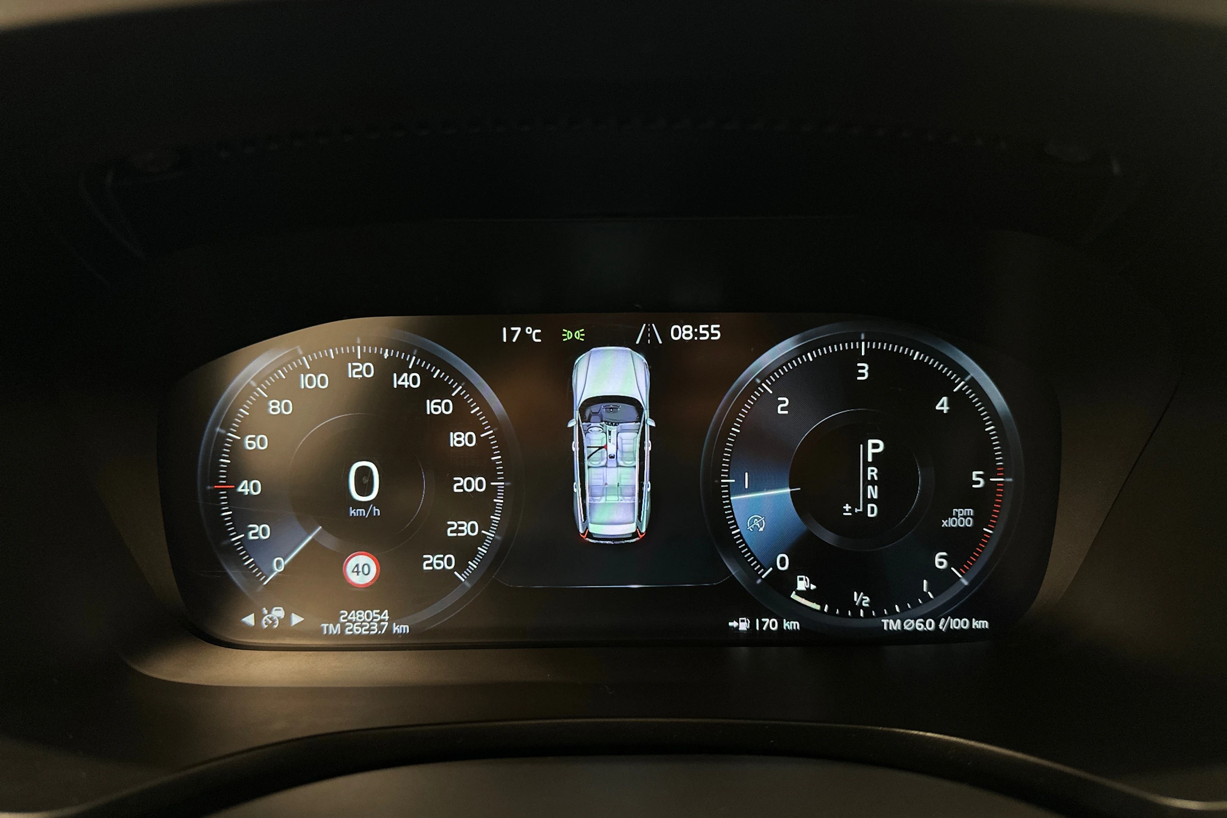 musta Volvo V60 2019 kuva 15.