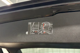 musta Volvo V60 2019 kuva 27.