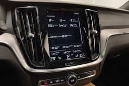 musta Volvo V60 2019 kuva 18.