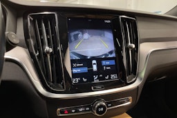 musta Volvo V60 2019 kuva 22.