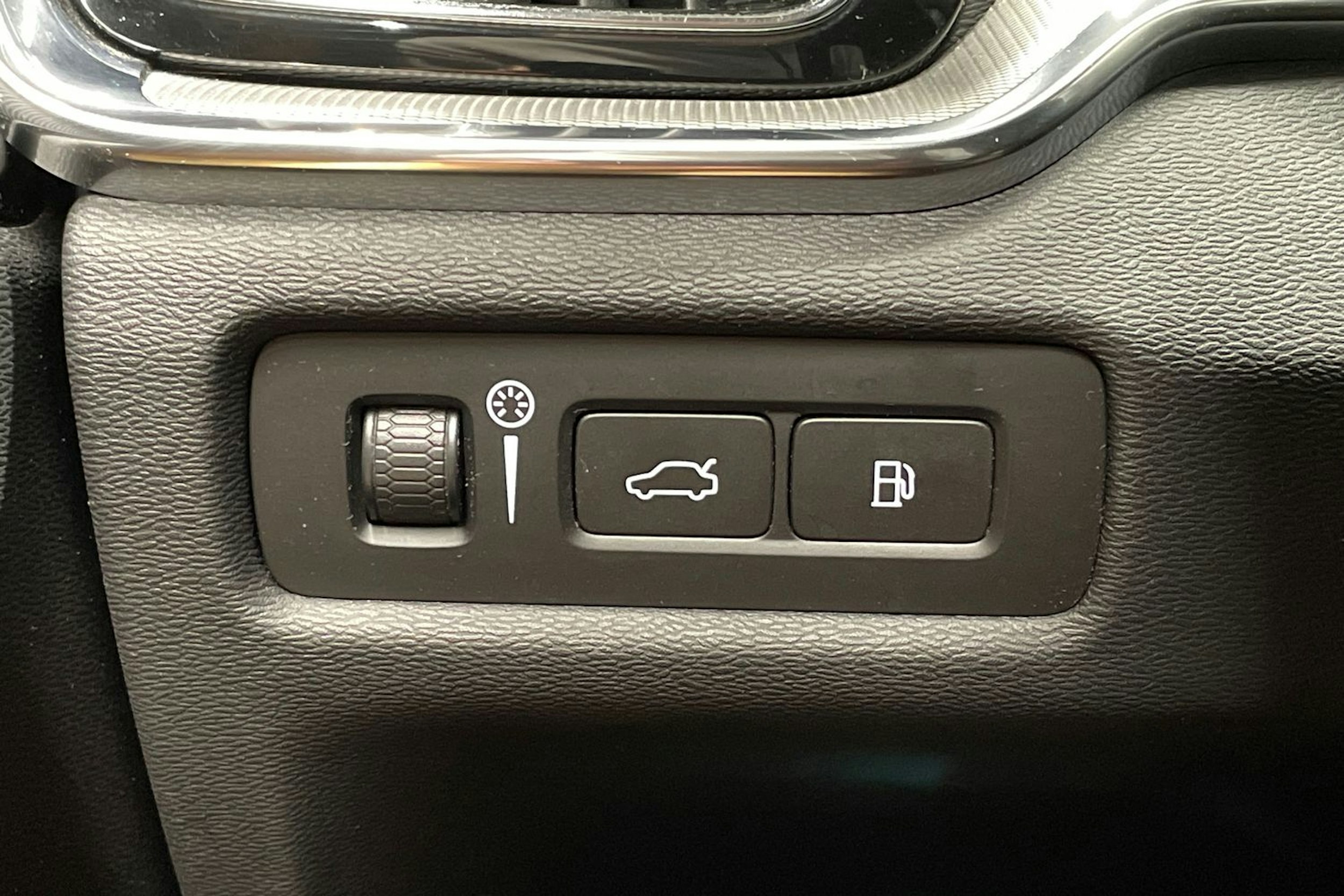 musta Volvo V60 2019 kuva 25.