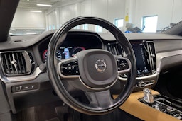 musta Volvo V60 2019 kuva 29.
