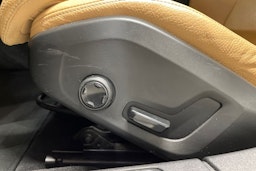 musta Volvo V60 2019 kuva 32.