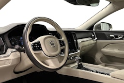 harmaa Volvo V60 2019 kuva 7.