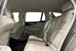harmaa Volvo V60 2019 kuva 10.