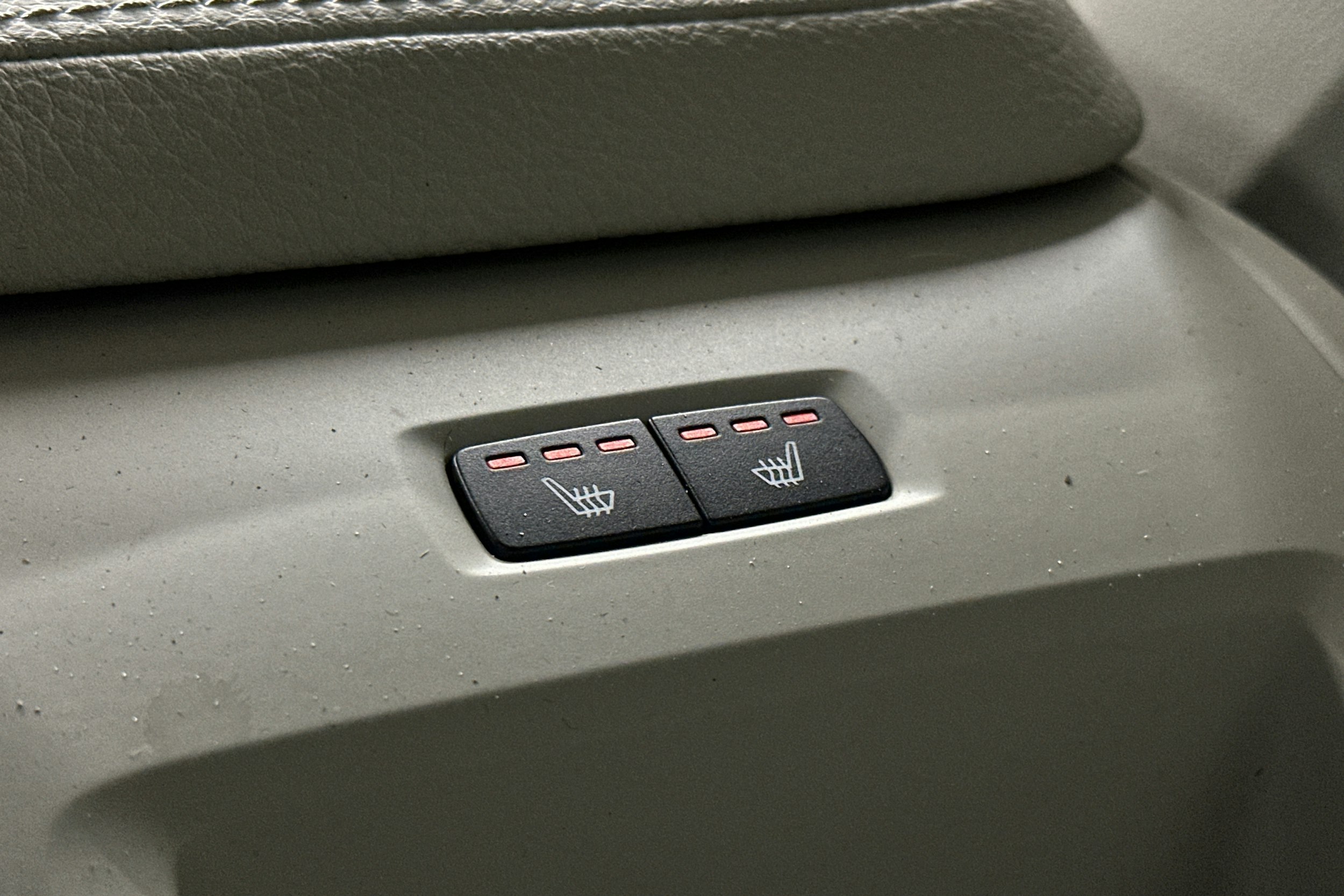 harmaa Volvo V60 2019 kuva 16.