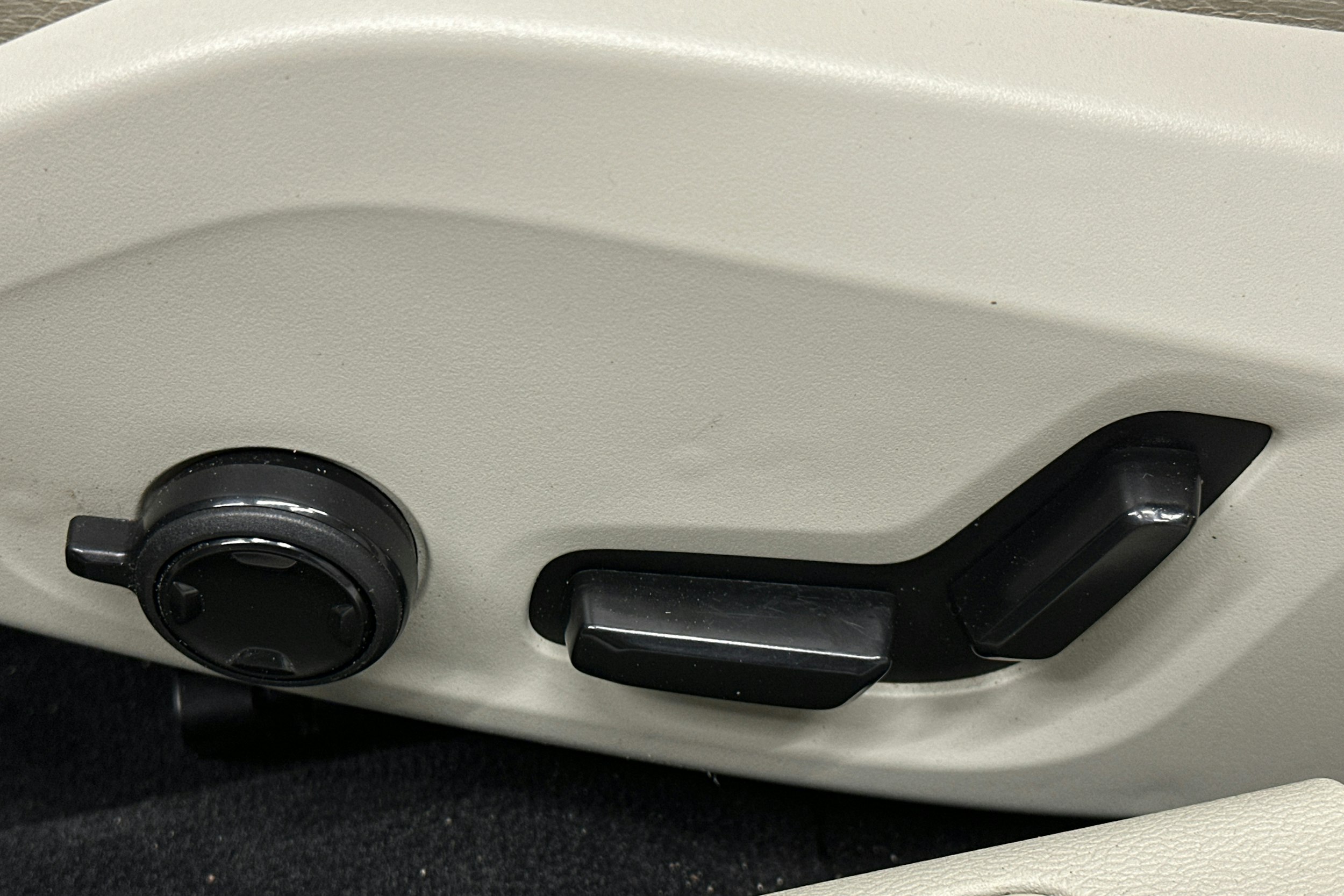 harmaa Volvo V60 2019 kuva 19.