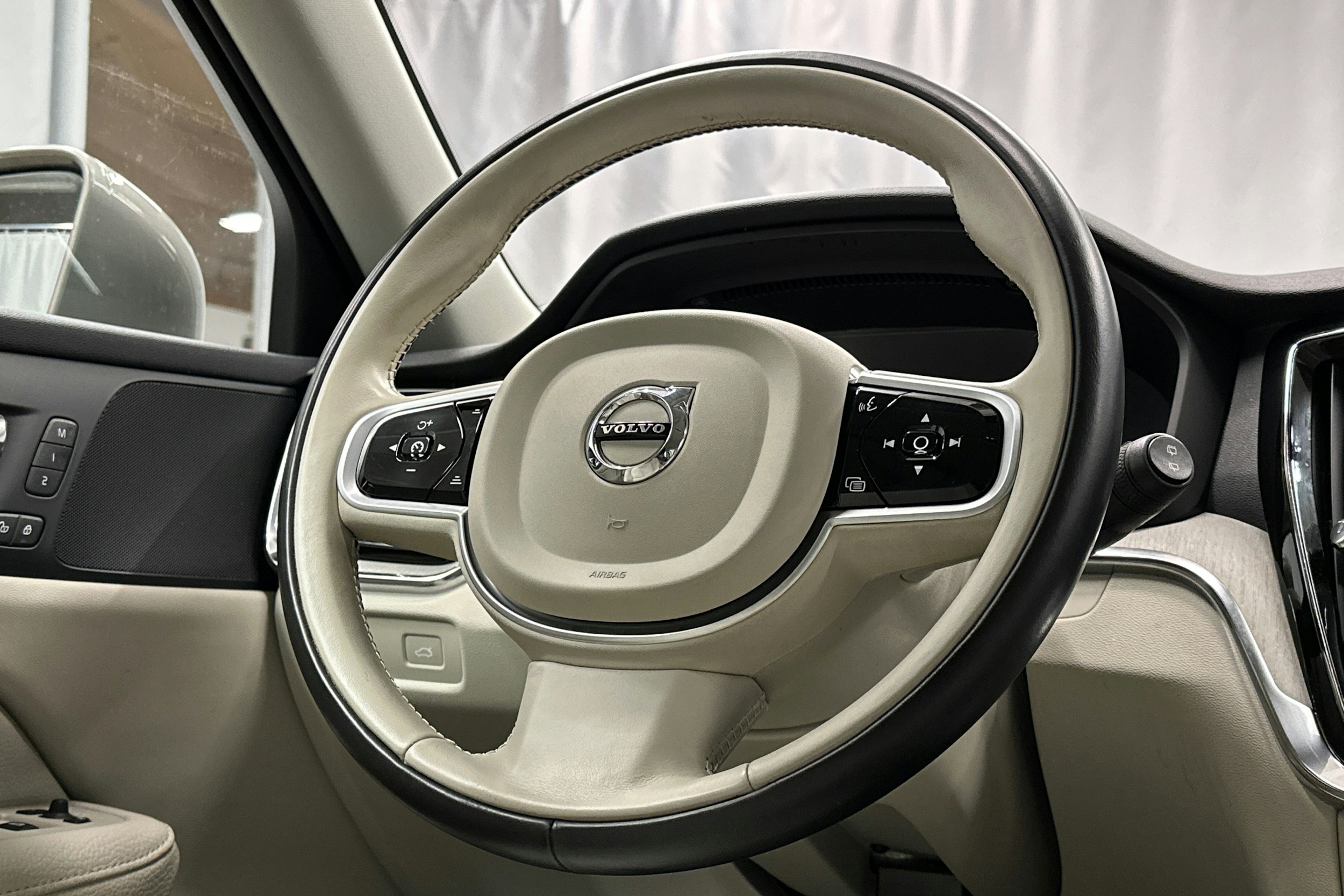 harmaa Volvo V60 2019 kuva 20.