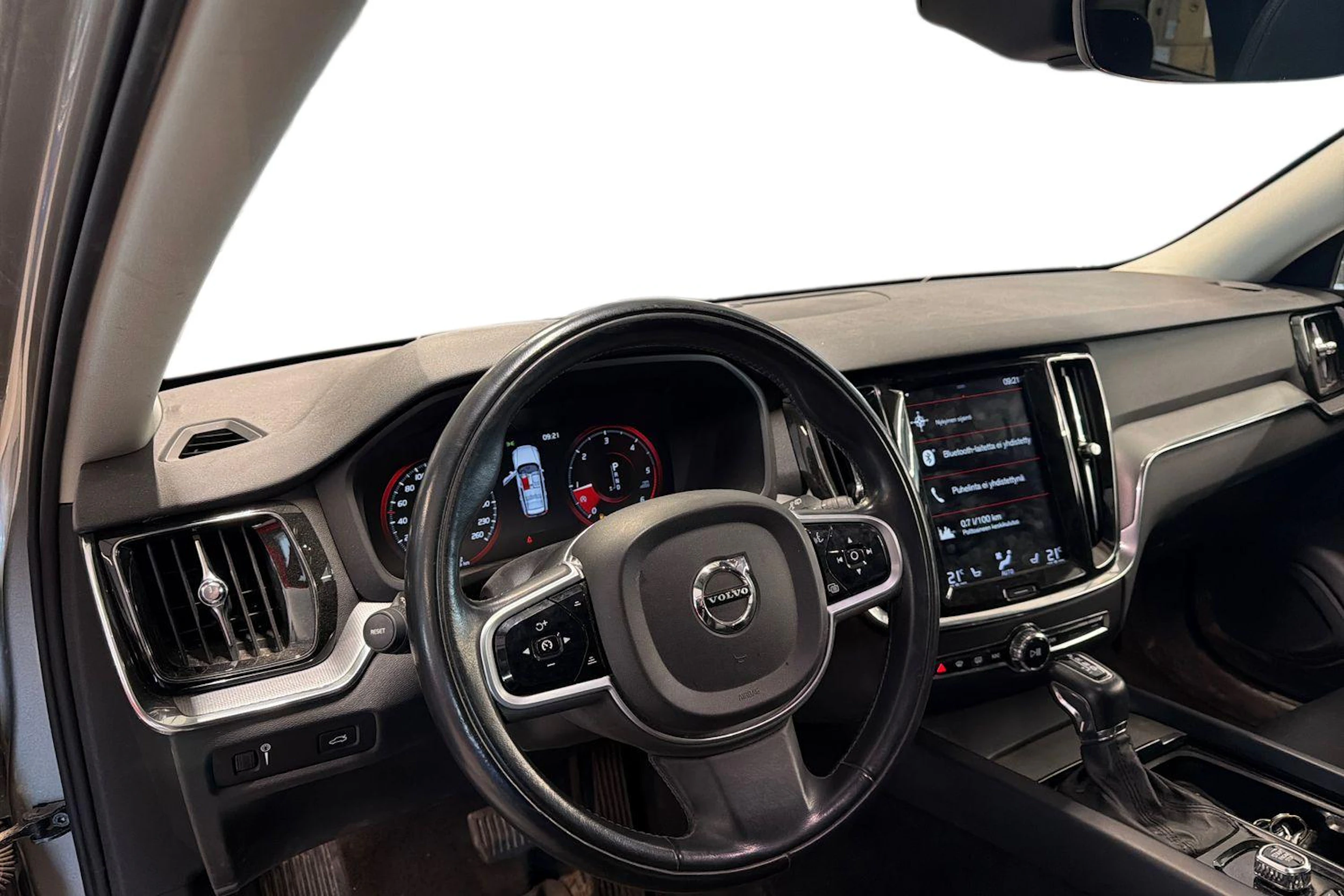 harmaa Volvo V60 2019 kuva 3.