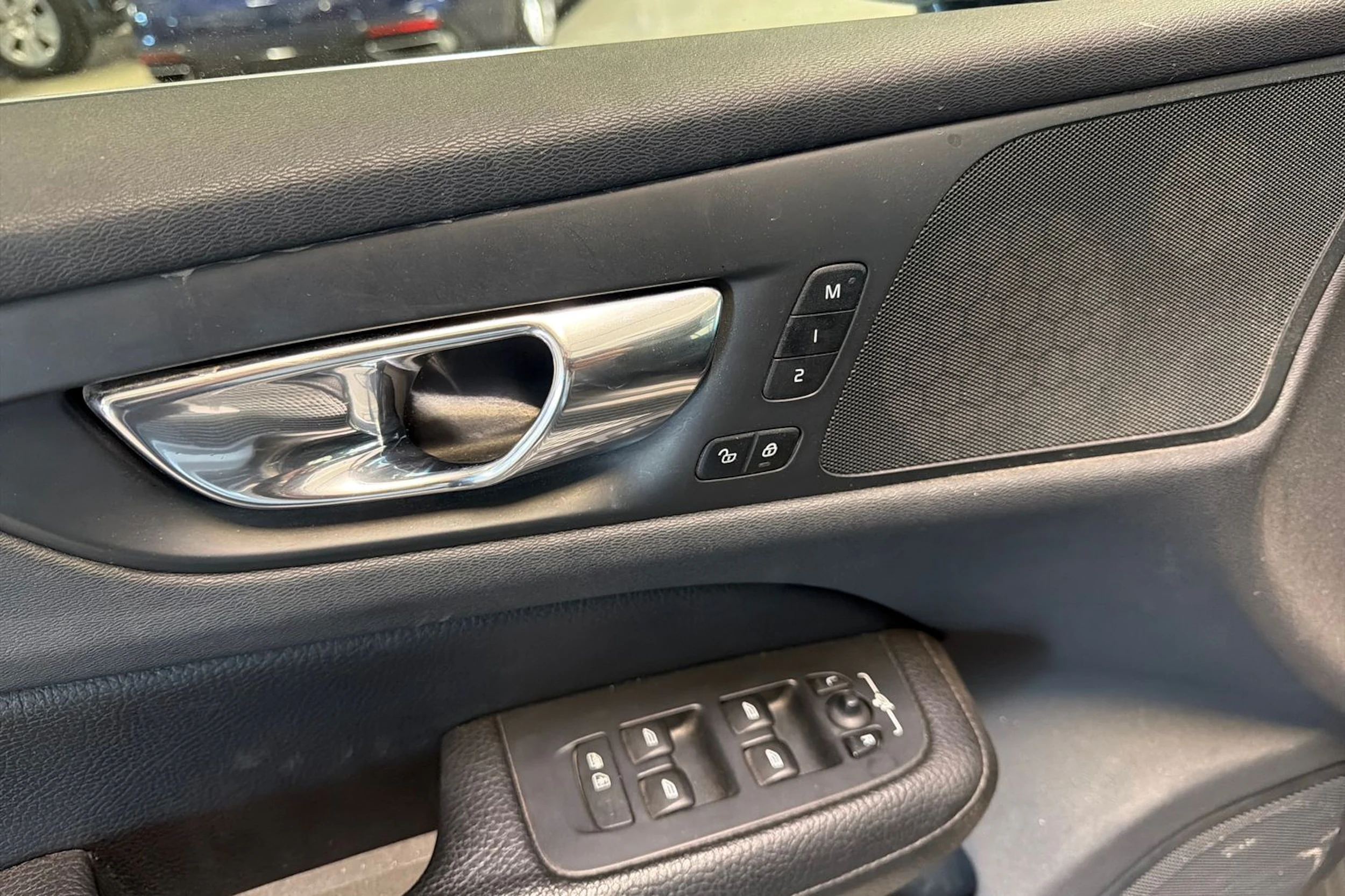 harmaa Volvo V60 2019 kuva 4.