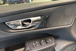 harmaa Volvo V60 2019 kuva 4.