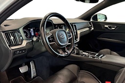 valkoinen Volvo V60 2019 kuva 7.