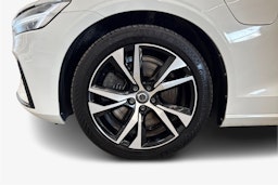 valkoinen Volvo V60 2019 kuva 11.