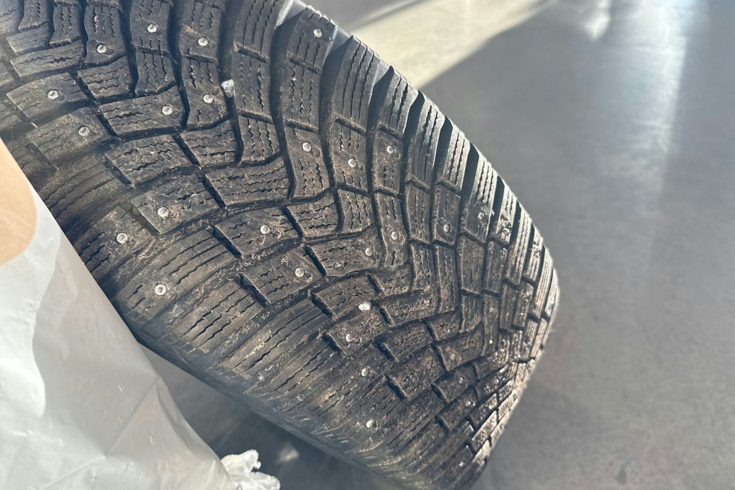 valkoinen Volvo V60 2019 kuva 13.