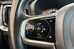 valkoinen Volvo V60 2019 kuva 15.